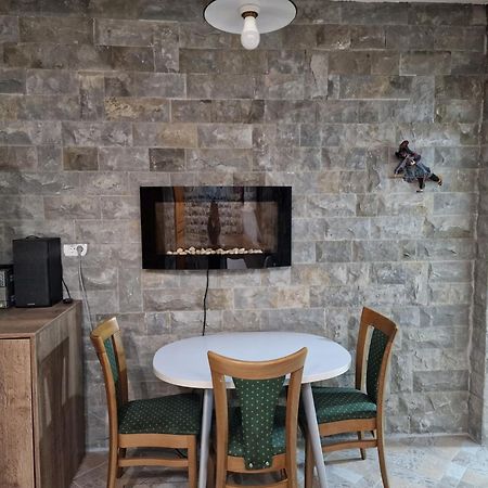 Apartma Nika Pobegi Bagian luar foto