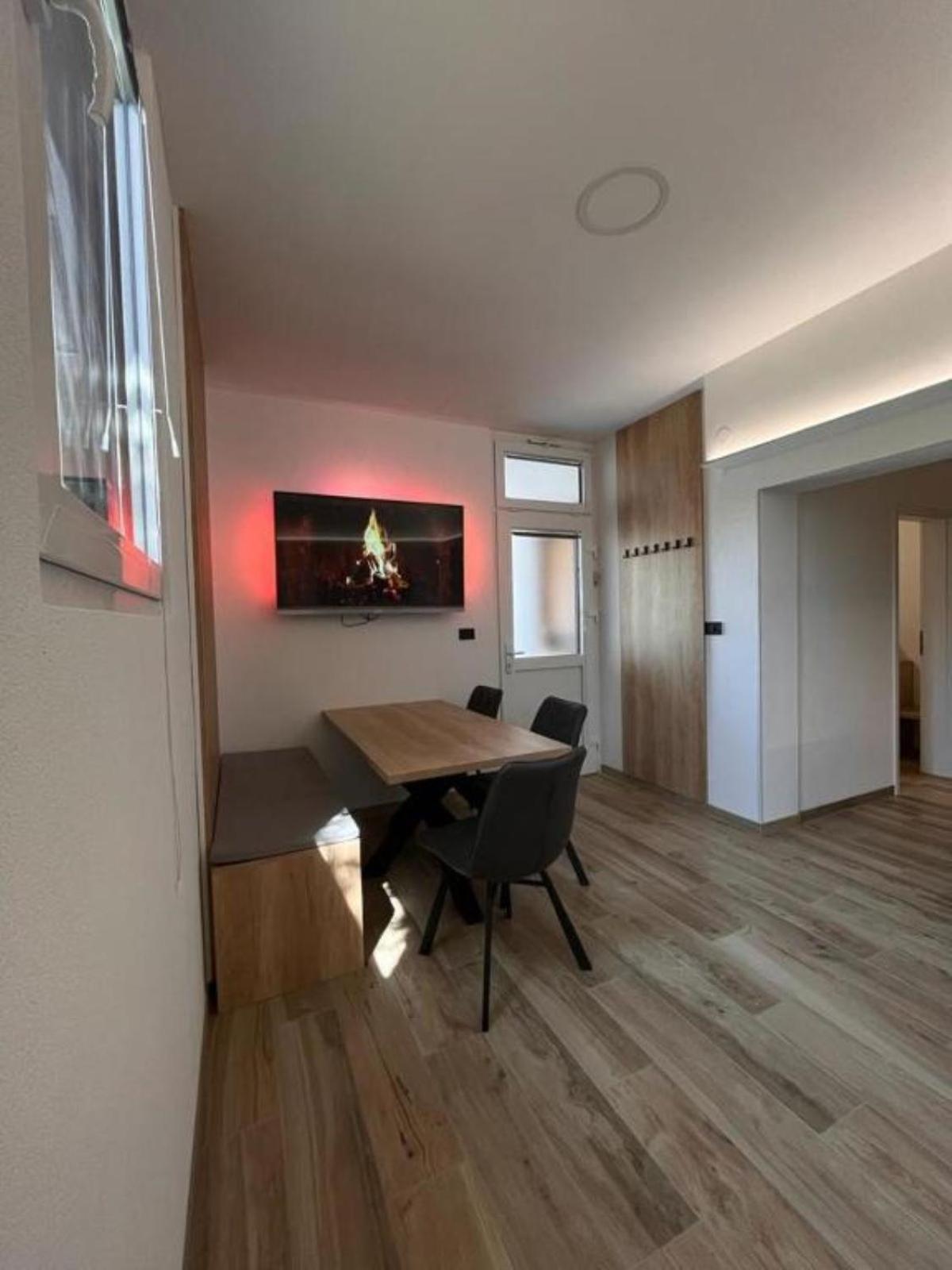 Apartma Nika Pobegi Bagian luar foto