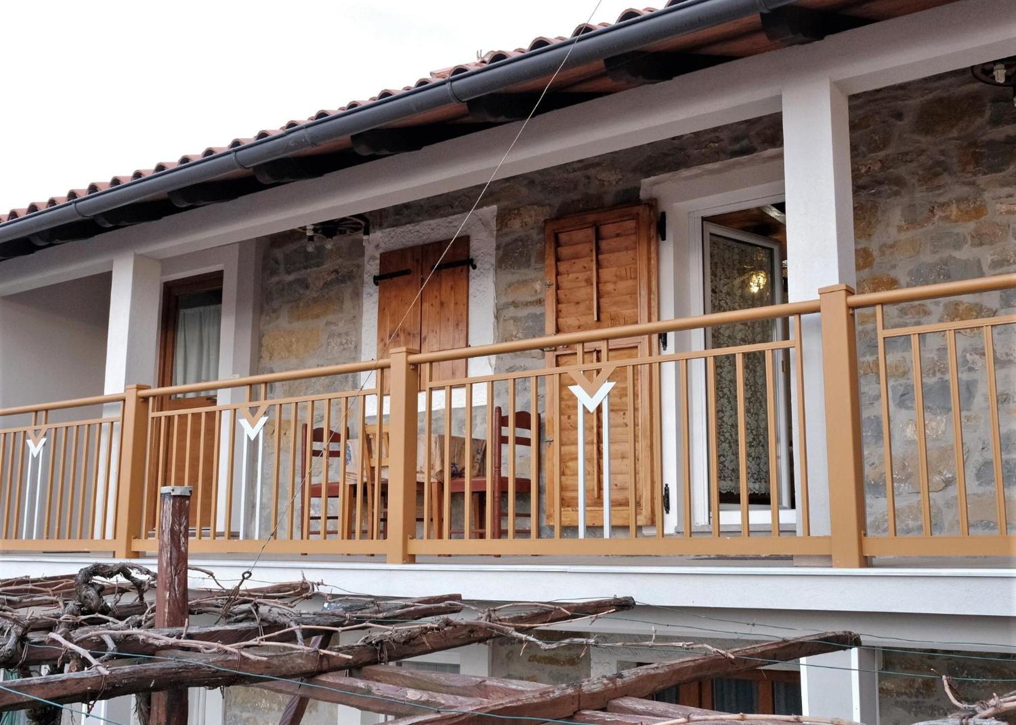 Apartma Nika Pobegi Bagian luar foto