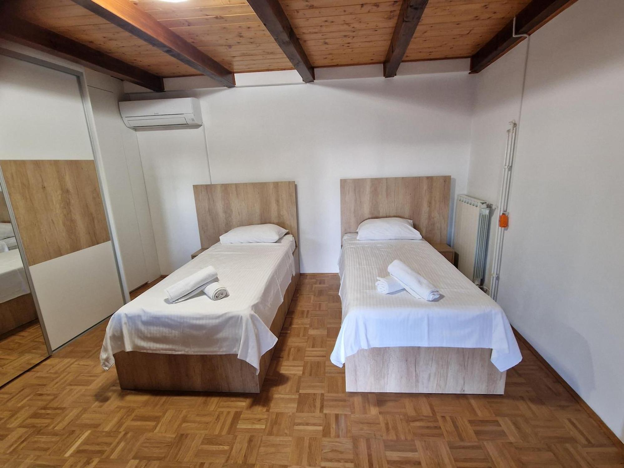 Apartma Nika Pobegi Bagian luar foto
