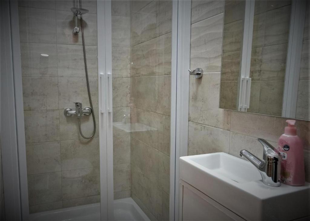 Apartma Nika Pobegi Bagian luar foto